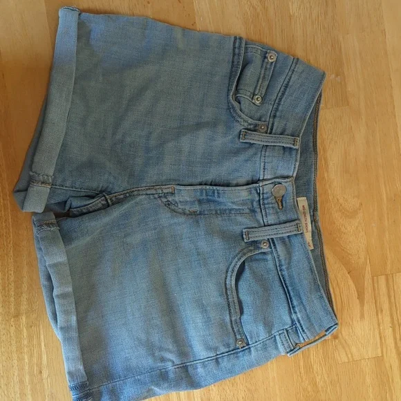 Levi's Shorts - Picture 3 of 3